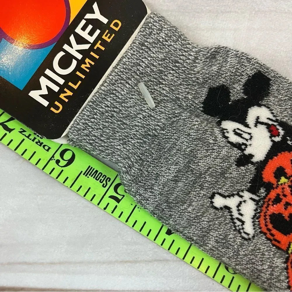 NWT Vintage Unlimited Mickey Mouse Disney Halloween Pumpkin Gray Socks Size 9-11